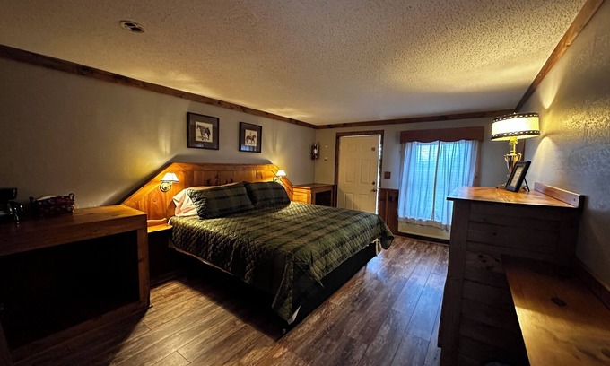 Jamestown Kabine | Three Bear Lodge