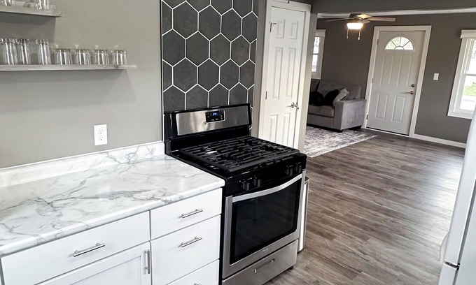 Elm Creek Haus | Three Sisters' Place