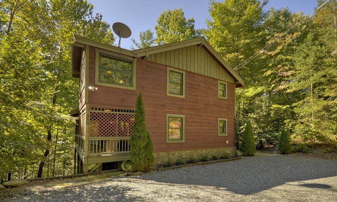 Walnut Mountain Kabine | Gemütlicher und romantischer Rückzugsort mit Blick auf 10ft Wasserfälle