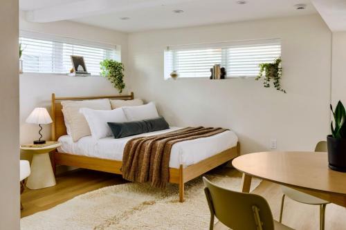 El Porto Wohnung | Tide House - Unit E - Modern Seaside Studio w Parking