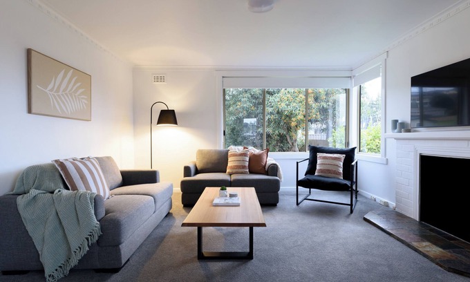 Ulverstone Haus | Tidy & Comfortable 2-Bed Home with Study – Close to Town