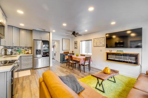 Garibaldi Haus | Tillamook Bay Apt Near Marina Fish, Boat and More!