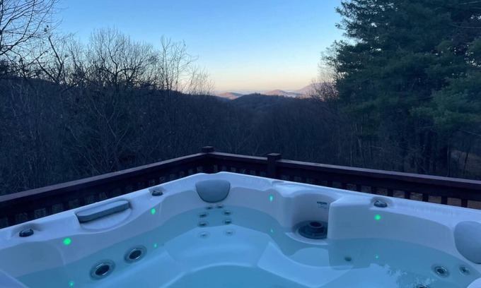 Bentonville Kabine | Timber Creek Falls - a Shenandoah cabin with a private waterfall