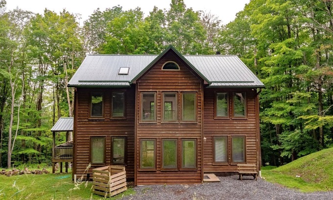 Old Timberline Haus | Timberly - 699 Ridge Road Timberly - Private Wooded Lot, Outdoor Hot Tub, Pool Table, Pet Friendly, Lake Access!