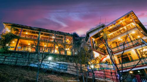 Old Manali Kabine | Timberwolves