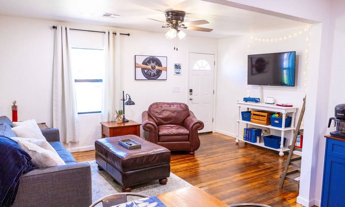 Midwest City Haus | Tinker AFB Midwest City OKC I-40 Maverick Themed Getaway!
