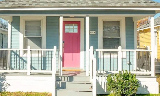 Buckroe Beach Haus | Tiny Blue Beach House