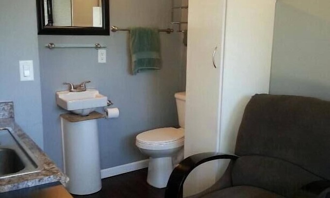 Inlet District Wohnung | "Tiny Diggs" ist ein sehr einfacher Lebensstil für einen!