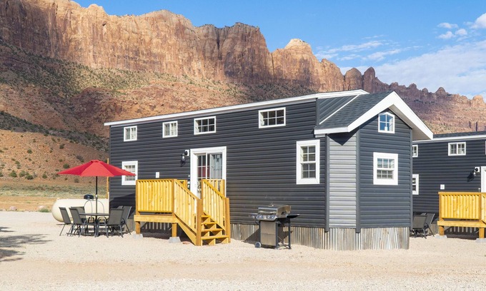 Moab South Valley Haus | Tiny Home #4 - Tiny Home #4 Funstays Redrock