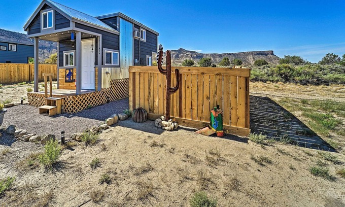 Cortez Wohnung | Tiny Home in Cortez w/ Electric Fireplace!