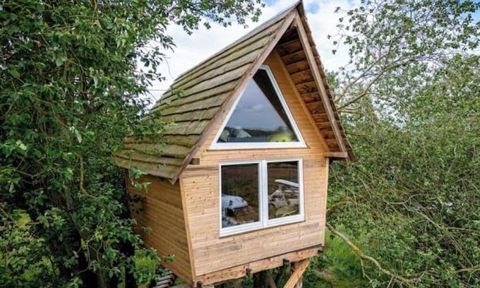 Warnow Kabine | Tiny House im Baum in winzigem ruhigem Dorf an der Seenplatte