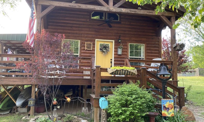 Proctor Haus | Tiny House on the beautiful Illinois River near Tahlequah