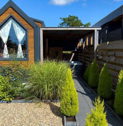 Vijfhuizen Haus | Tiny house with sauna & jacuzzi near Amsterdam