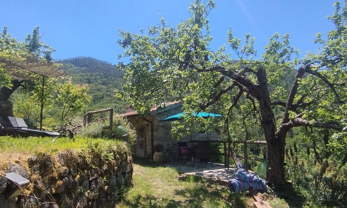 Perinaldo Wohnung | Tiny Rustico CASA LUCERTOLA with outdoor kitchen & pool. Pets welcome!
