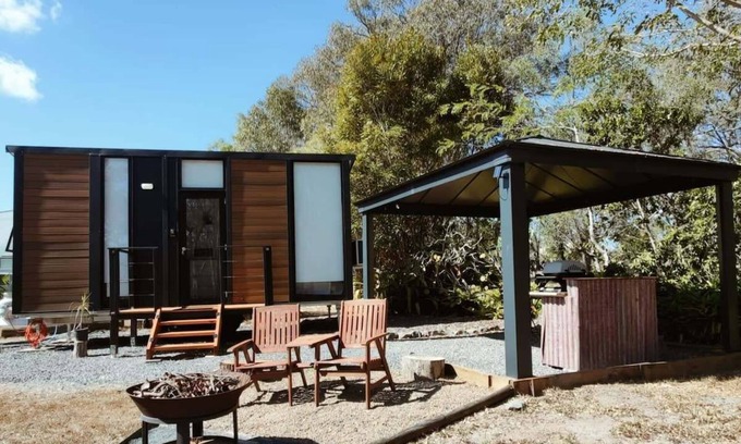 Baffle Creek Haus | Tiny Ubuntu Summary: