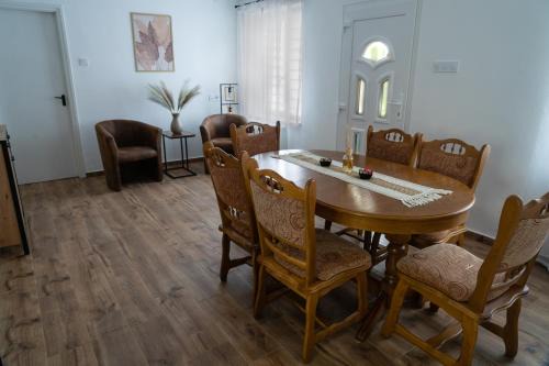 Hodmezovasarhely Wohnung | Tiszavirág Apartman Màrtèly