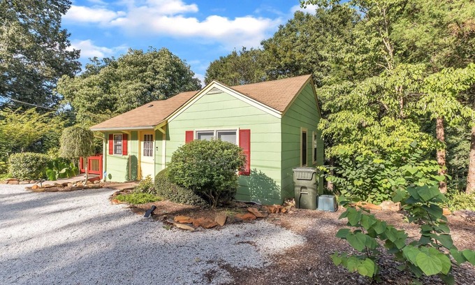 Toccoa Hütte | Toccoa House (2-Bedroom Cottage) - Handicap accessible - Pets Allowed by RedAwning