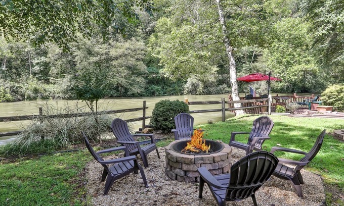 Mineral Bluff Kabine | Toccoa River Lodge | Mineral Bluff, Ga