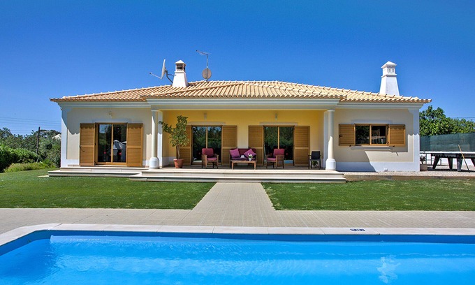 Vale Navio Villa | Fantastische geräumige Villa mit privatem beheiztem Pool