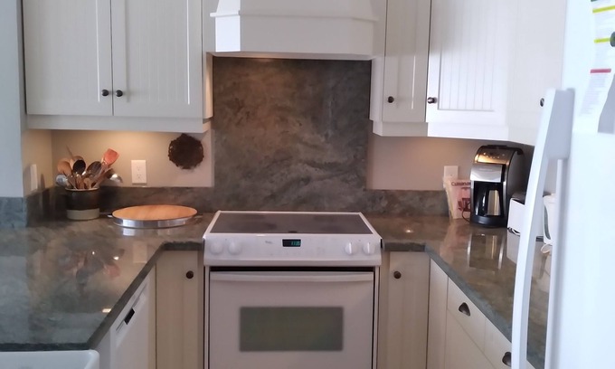 Kaslo Eigentumswohnung | Top floor and beautiful view at Marina Ridge on Kaslo Bay