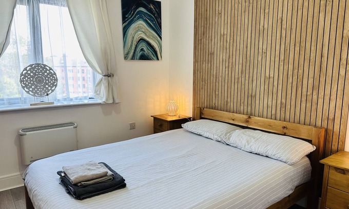 Derby Wohnung | Top Floor CTR 30-Apartment-Exklusiv-Eigenes Badezimmer-Blick auf das Wahrzeichen