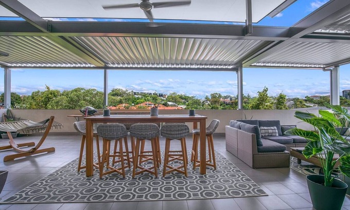 Taringa Wohnung | Top of Taringa Penthouse with Sweeping Views