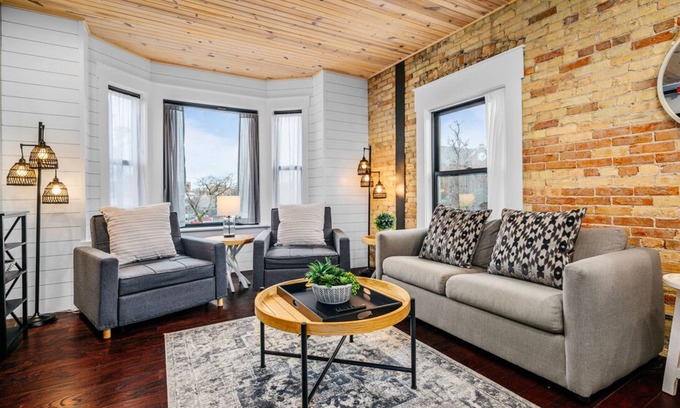 Traverse City Wohnung | Top of the Shoppe | 2 Bedroom Apartment Downtown Traverse City