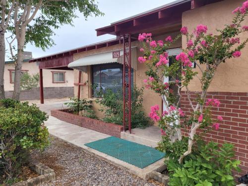 Truth or Consequences Haus | Top of the Hill Guest House