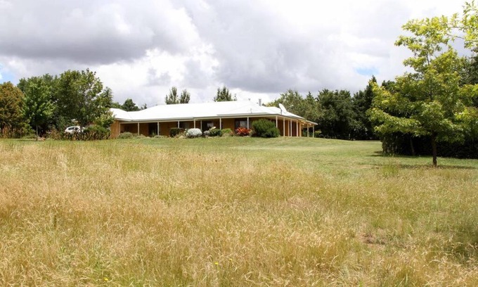 Shadforth Haus | Topsys Corner - large rural house near Orange