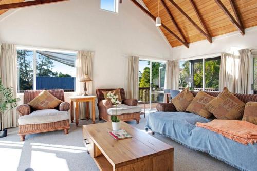 Torbay Haus | Torbay Sun Drenched Villa near Local Beaches