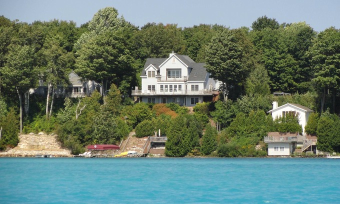 Central Lake Bed & Breakfast | Torch Lake Bed & Breakfast