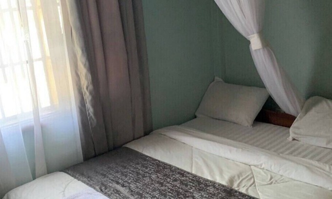 Kisumu Hotel | Torchys Lounge Hotel in Kisumu Unit 13