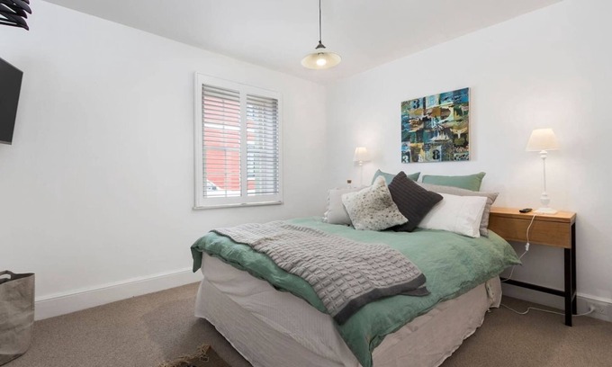 Battery Point Haus | Toris on Hampden Heritage Charm Near Salamanca