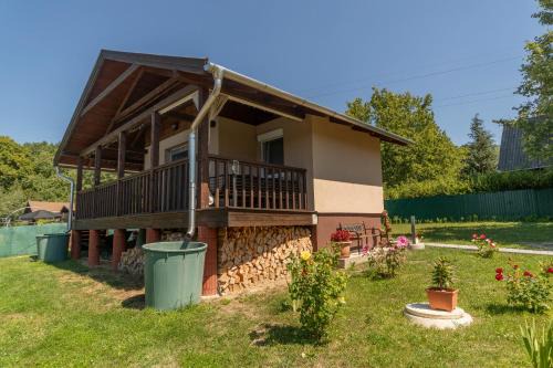 Salgotarjan Haus | Tornácos Vendégház