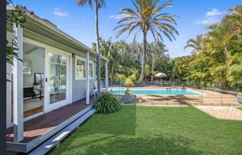 Merewether Haus | Tosca Elegant Merewether Beach House with Pool