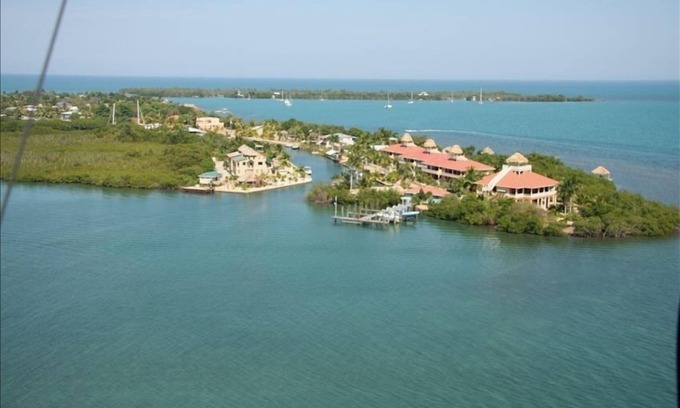 Placencia Eigentumswohnung | Sunset Pointe 2. Stock Private Waterfront Paradise