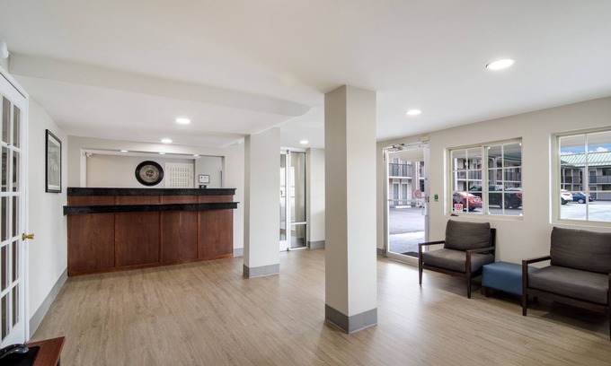 High Point Hotel | Townhouse Inn