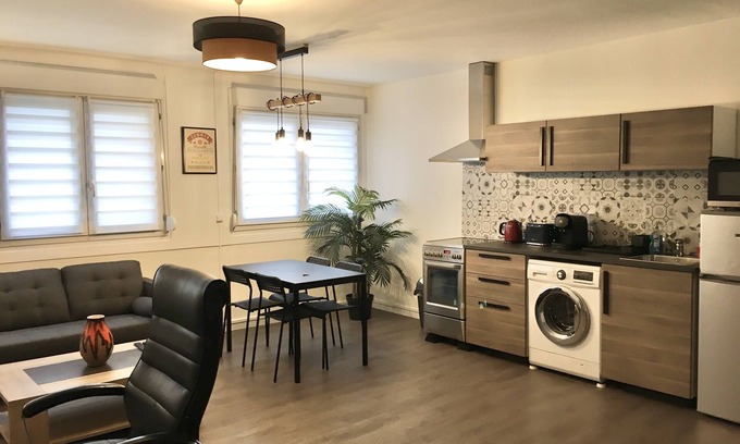 Meudon-la-Foret Wohnung | Très Beaux 2 Pièces de 50m2 Proche Vélizy