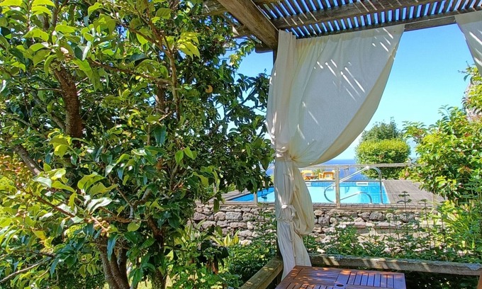 Nordestinho Hütte | Schönes, ländliches Haus mit einem schönen Garten, Pool und einem atemberaubenden Blick auf die Landschaft
