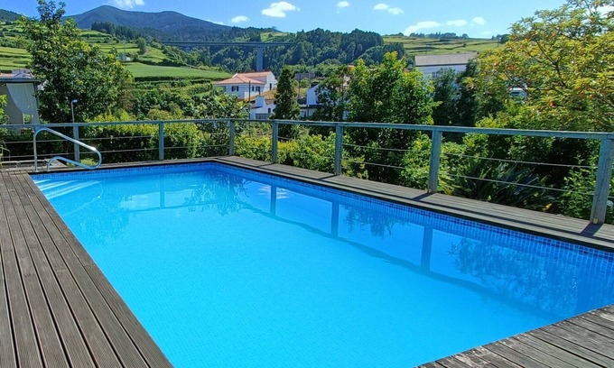 Nordestinho Hütte | Schönes, ländliches Haus mit einem schönen Garten, Pool und einem atemberaubenden Blick auf die Landschaft