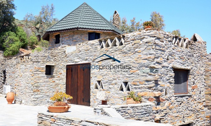 Koundouros Villa | Traditionelle Steinvilla mit Windmühle und Swimmingpool in Koundouros