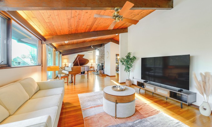 Dover Haus | Trail Access On-Site: Gorgeous MCM Deck House!