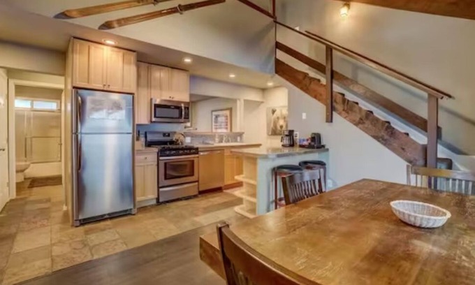 Tahoe Village Haus | Tramway Sierra Summit near Heavenly / Dogs OK / New Heating and AC