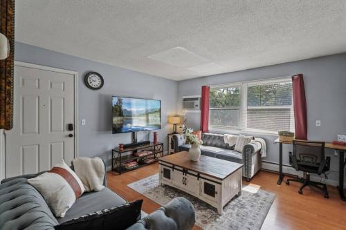 Spring Lake Park Wohnung | Tranquil 2BR Apt Mpls - 8075 Apt 4