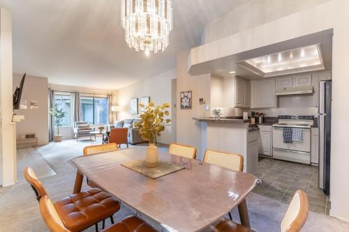 Northwest Bellevue Wohnung | Tranquil Apt 2 King Suites Pet Friendly near DT Bellevue