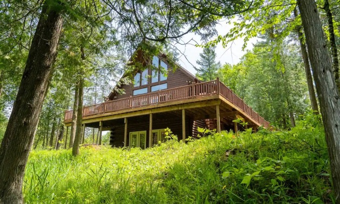 Tustin Haus | Tranquil cabin on the Pine River