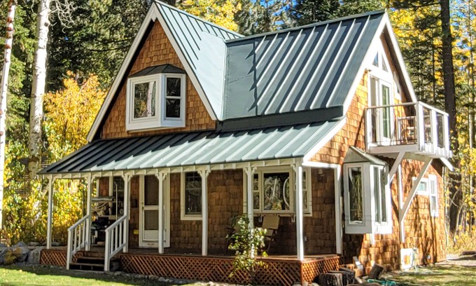 Tahoe Pines Haus | Tranquil home with fireplace, kitchen, washer/dryer, & WiFi