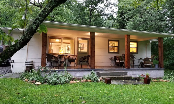 Mountain City Hütte | Ruhige Lage mit einer himmlischen Veranda Blick auf Black Rock Mountain