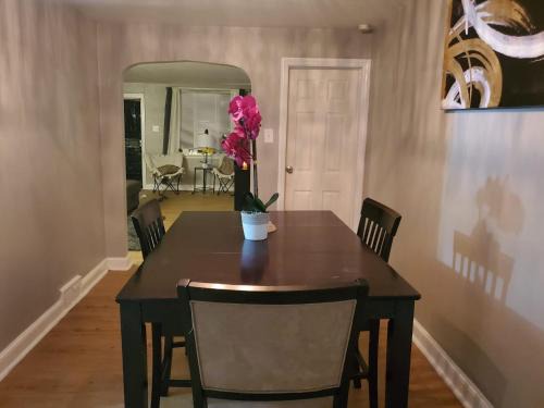 Collingdale Haus | Tranquility Room by the Airport -Shared space