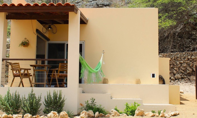 Savaneta Wohnung | Transhi by Cunuc'i Cristi, we are completely off-the-grid, ground with nature!